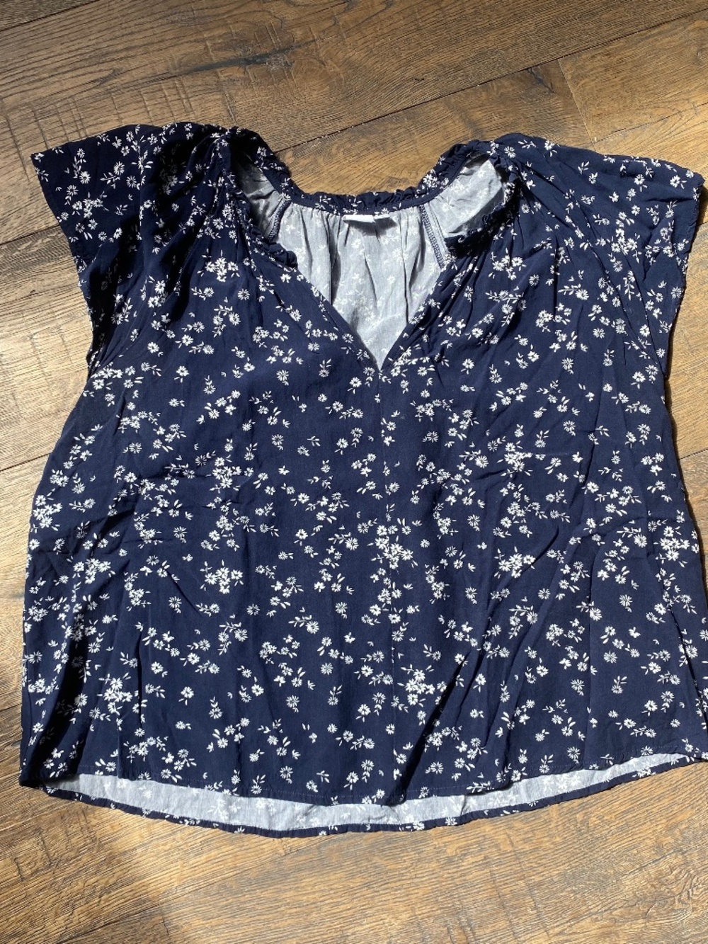 GAP Navy Blue Ditsy Floral V-Neck Blouse - Size XL